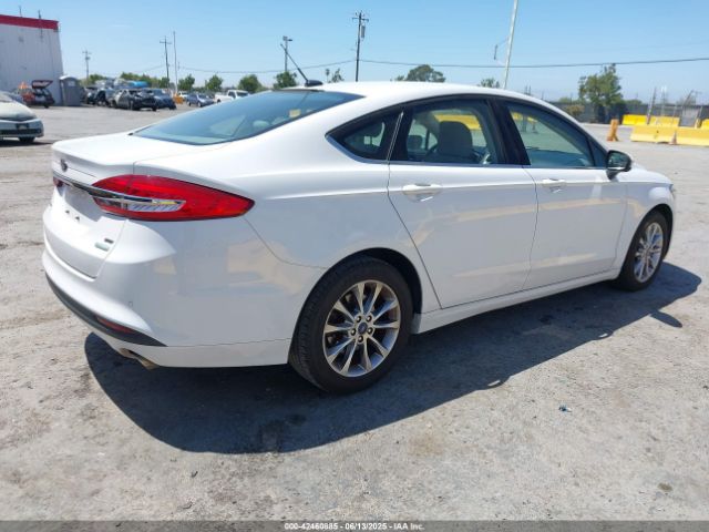3FA6P0HD2HR313811 Ford Fusion