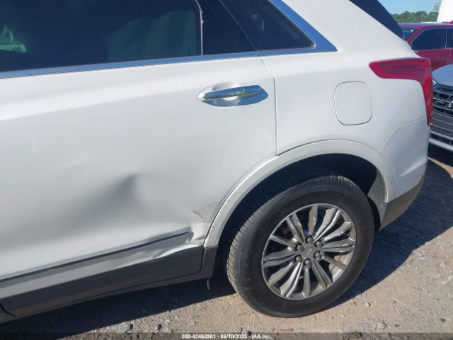 2017 CADILLAC XT5 1GYKNBRS1HZ304062 Photo 5