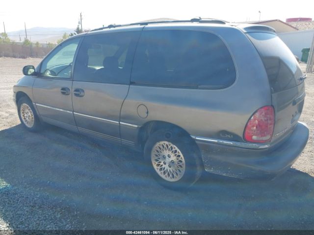 1997 CHRYSLER TOWN & COUNTRY 1C4GT64L6VB428003 Photo 2