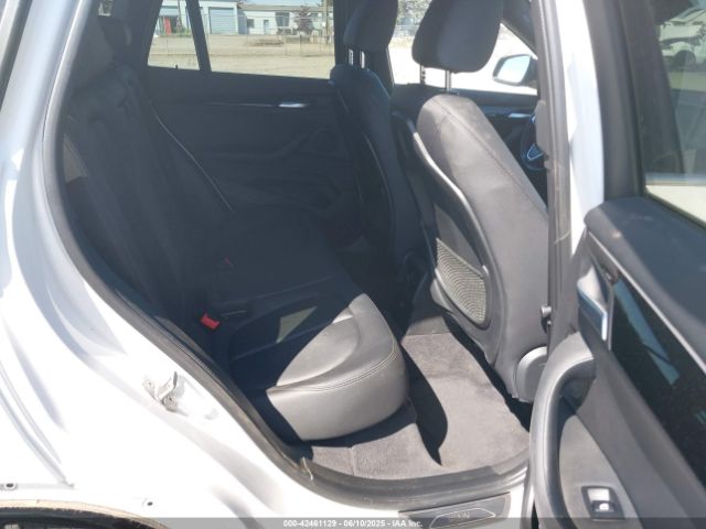 2018 BMW X1 WBXHT3C38J5L27142 Photo 7