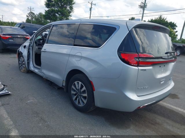 2022 CHRYSLER PACIFICA HYBRID 2C4RC1L79NR120423 Photo 2