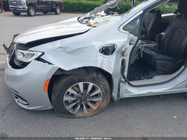 2022 CHRYSLER PACIFICA HYBRID 2C4RC1L79NR120423 Photo 5