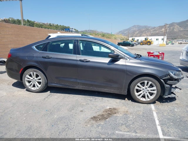 1C3CCCAB2GN154779 Chrysler 2016