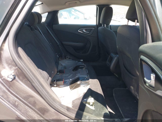 1C3CCCAB2GN154779 Chrysler 2016