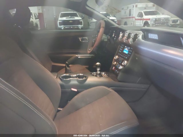 Ford 5.0l 4v premium fuel 2017 1FA6P8CF8H5211150 Image 5