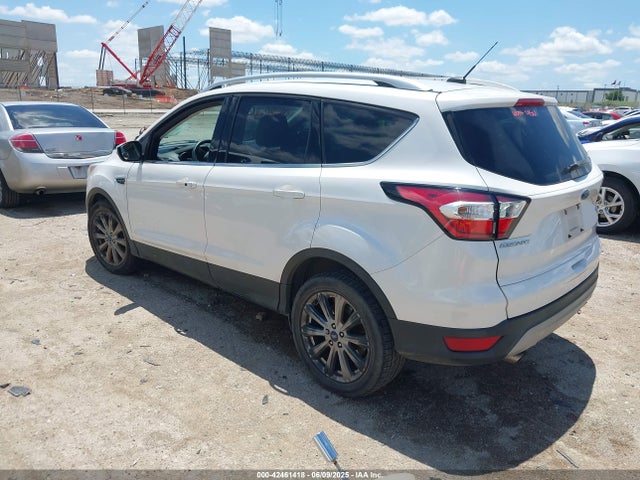 1FMCU0J97HUE94520 Ford 2017
