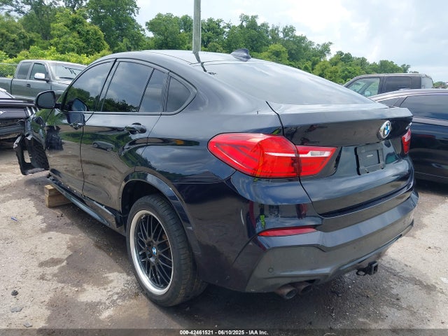 2018 BMW X4 5UXXW3C55J0Z60677 Photo 2