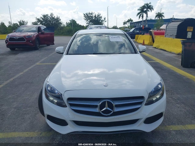55SWF4JB8HU216366 Mercedes-Benz C 300 Luxury/sport