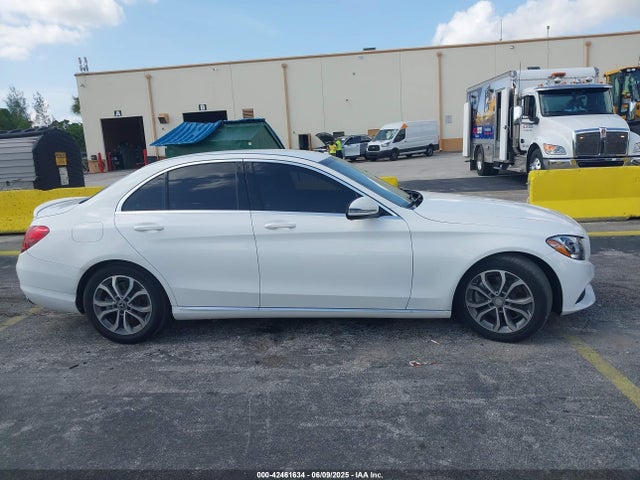 55SWF4JB8HU216366 Mercedes-Benz C 300 Luxury/sport