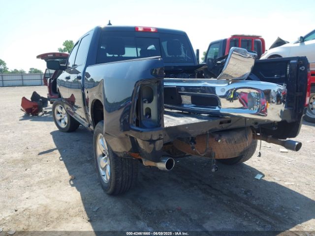 2018 RAM 1500 1C6RR6LT0JS350182 Photo 2