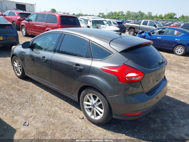 Ford FOCUS SE 2015 1FADP3K21FL325833 Image 3