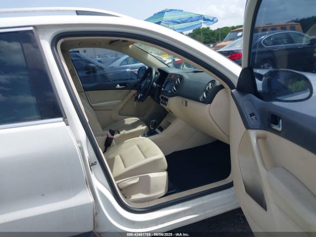2011 VOLKSWAGEN TIGUAN WVGAV7AX9BW514225 Photo 4