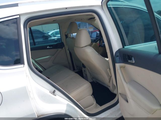 2011 VOLKSWAGEN TIGUAN WVGAV7AX9BW514225 Photo 7