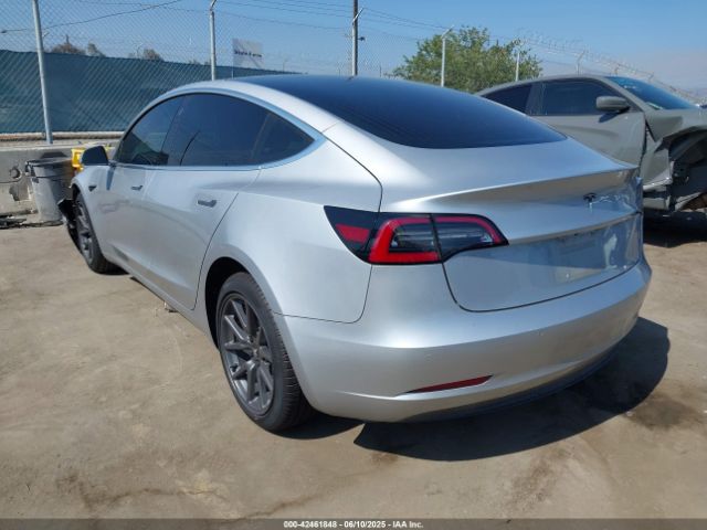 2018 TESLA MODEL 3 5YJ3E1EA8JF078535 Photo 2