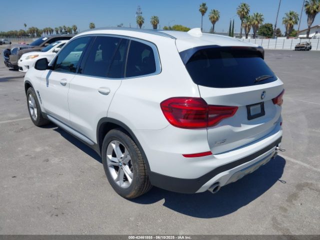 2020 BMW X3 5UXTY5C01L9C87817 Photo 2