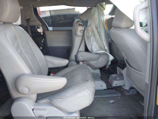 2014 TOYOTA SIENNA 5TDYK3DC8ES429829 Photo 7