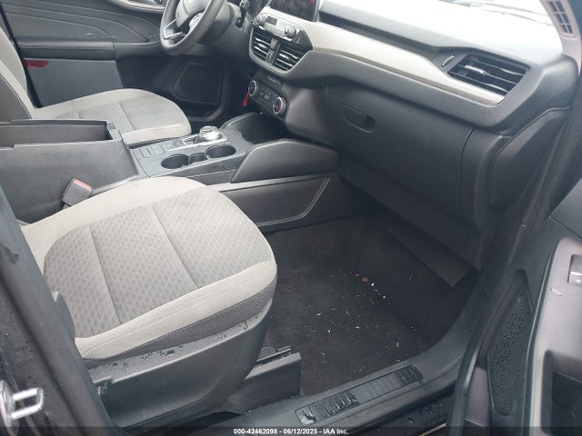 1FMCU9G6XNUB22778 Ford ESCAPE SE