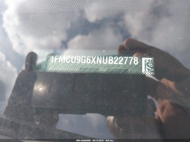 1FMCU9G6XNUB22778 Ford ESCAPE SE