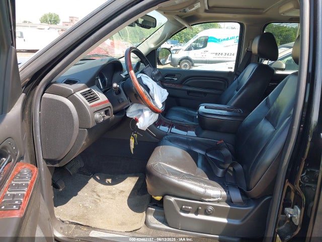 2011 CADILLAC ESCALADE ESV 1GYS4HEFXBR198426 Photo 4