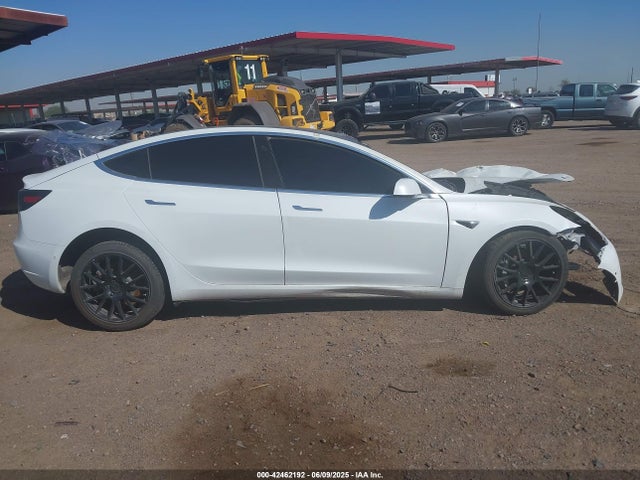 5YJ3E1EA0JF047926 Tesla MODEL 3