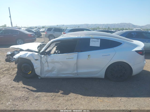 5YJ3E1EA0JF047926 Tesla MODEL 3