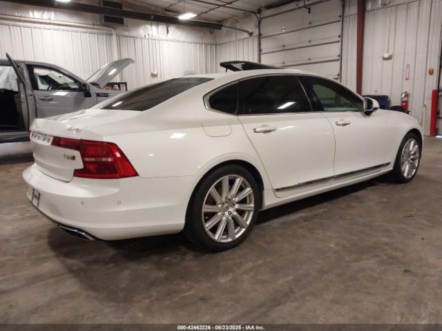 2018 VOLVO S90 LVY992ML8JP033620 Photo 3