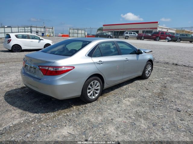 2015 TOYOTA CAMRY 4T1BF1FK4FU097013 Photo 3