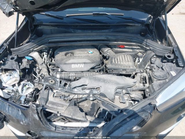 2018 BMW X1 WBXHT3C36J5K23930 Photo 9