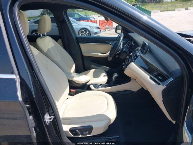 2018 BMW X1 WBXHT3C36J5K23930 Photo 4