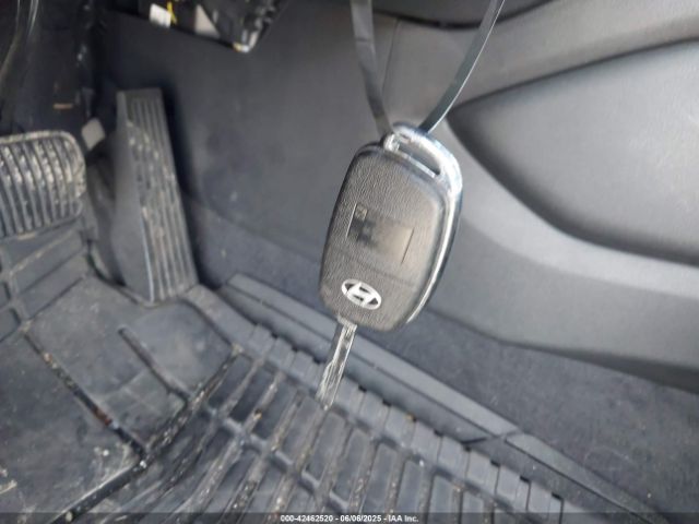 KM8J2CA44JU708646 Hyundai TUCSON SE
