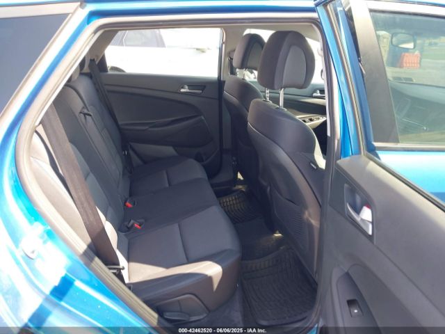 KM8J2CA44JU708646 Hyundai TUCSON SE