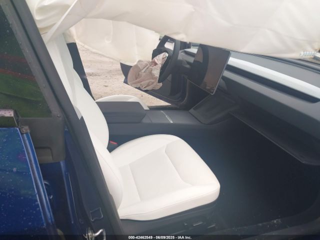 2025 TESLA MODEL 3 5YJ3E1EA5SF972803 Photo 4