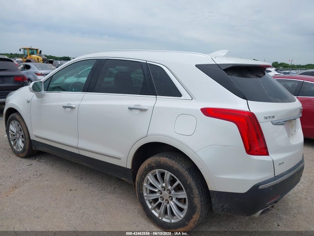 2017 CADILLAC XT5 1GYKNDRS5HZ194127 Photo 2