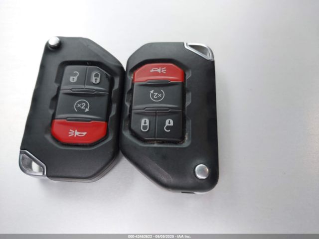 1C4HJXEG5PW581632 Jeep Wrangler 4-door Sahara Altitude 4x4