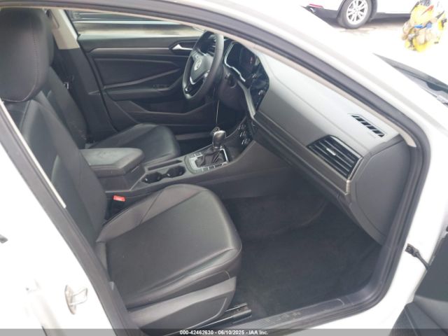 3VWE57BU1KM038656 Volkswagen 1.8 tsi