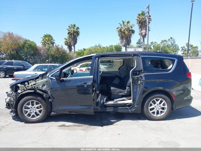 Chrysler Voyager 2020 2C4RC1DG4LR255224 Image 13