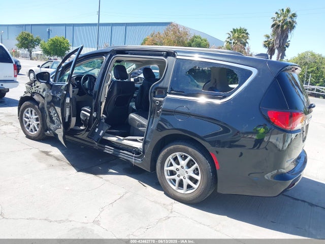 Chrysler Voyager 2020 2C4RC1DG4LR255224 Image 3