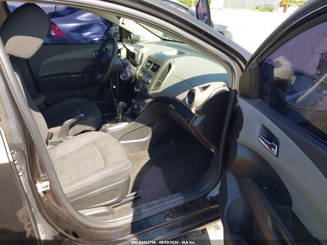 1G1JC6SH3E4132678 Chevrolet Sonic Lt Auto