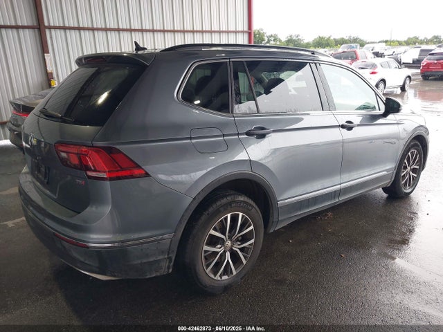 Volkswagen Tiguan 2018 3VV3B7AX7JM222398 Image 4