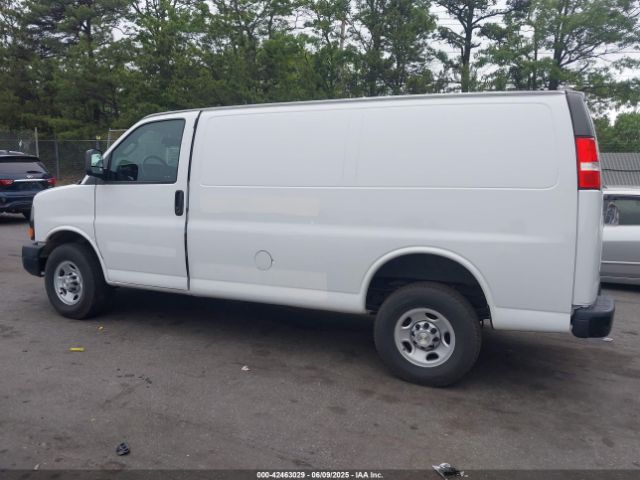 1GCWGAF72N1142965 Chevrolet Express Cargo Rwd 2500 Regular Wheelbase Wt