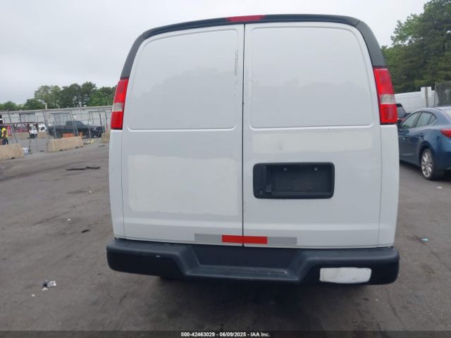 1GCWGAF72N1142965 Chevrolet Express Cargo Rwd 2500 Regular Wheelbase Wt