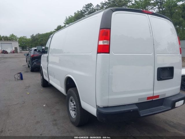 1GCWGAF72N1142965 Chevrolet Express Cargo Rwd 2500 Regular Wheelbase Wt