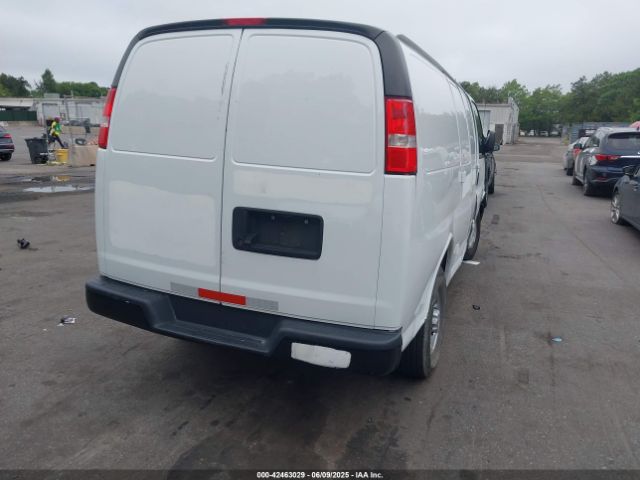 1GCWGAF72N1142965 Chevrolet Express Cargo Rwd 2500 Regular Wheelbase Wt