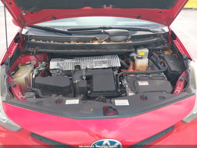 JTDZN3EU2GJ052093 Toyota Prius V Two