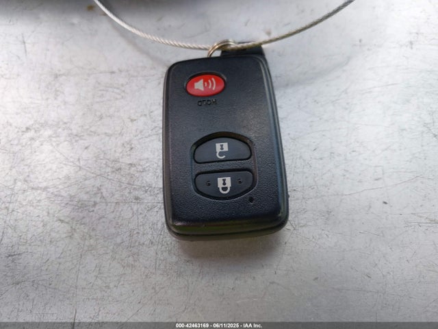 JTDZN3EU2GJ052093 Toyota Prius V Two