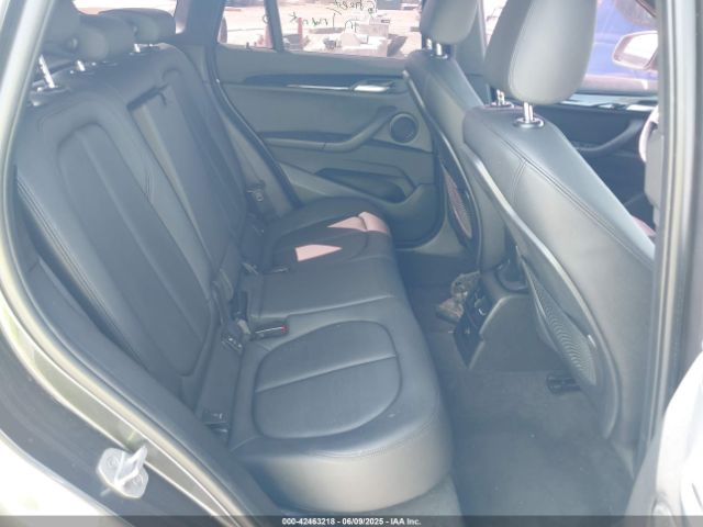 2018 BMW X1 WBXHT3C38J5F88807 Photo 7