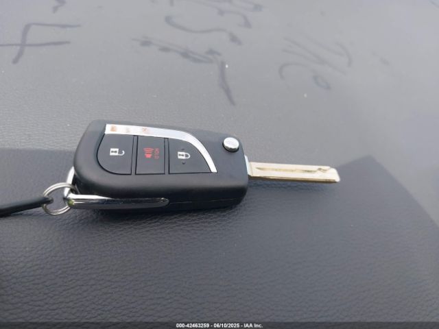 2T3F1RFV2SW526465 Toyota RAV4 LE