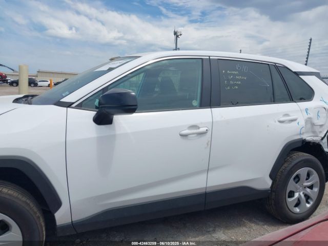 2T3F1RFV2SW526465 Toyota RAV4 LE
