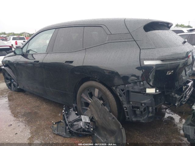 2023 BMW IX WB533CF03PCM65583 Photo 2