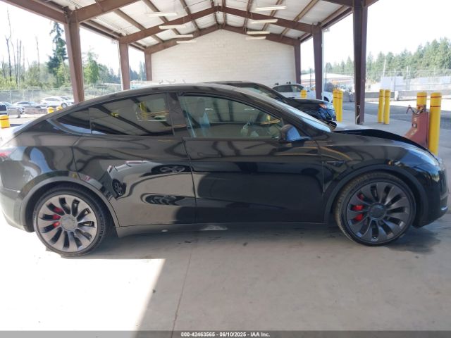 5YJYGDEF8MF140887 Tesla 2021